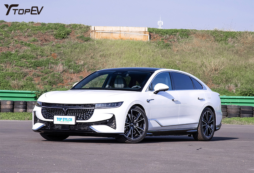 VOYAH официально представлен гонящийся за светом PHEV