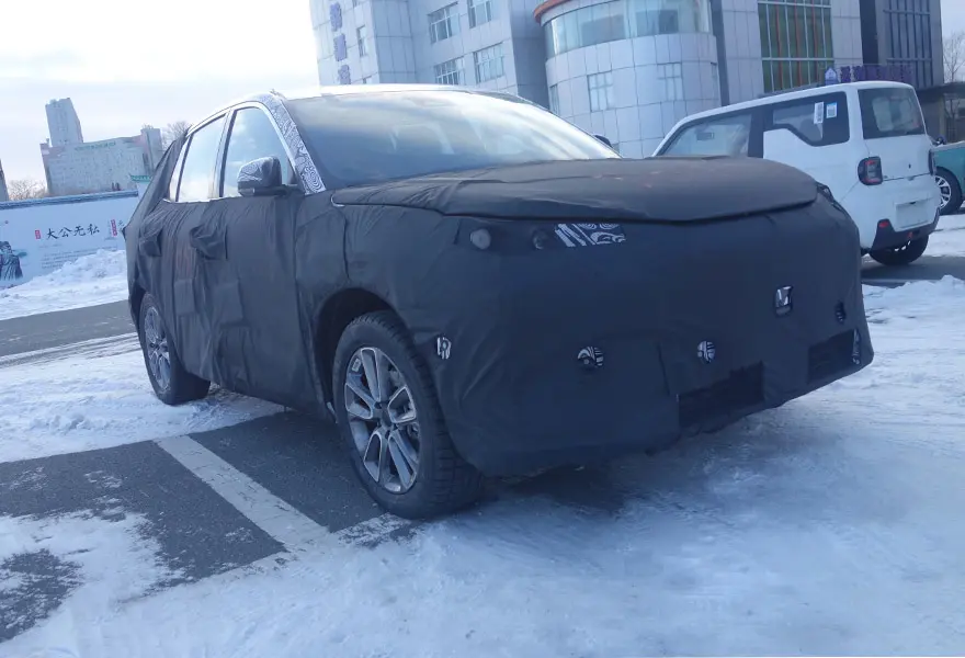 Это L5?Разоблачены шпионские фотографии предполагаемого нового внедорожника Geely Galaxy