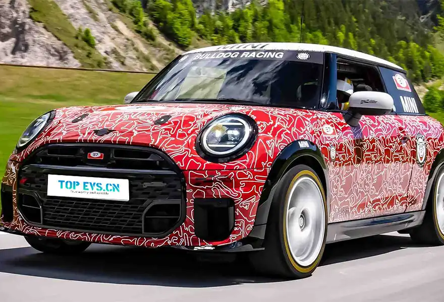 Новый прототип MINI JCW будет представлен 1 июня.