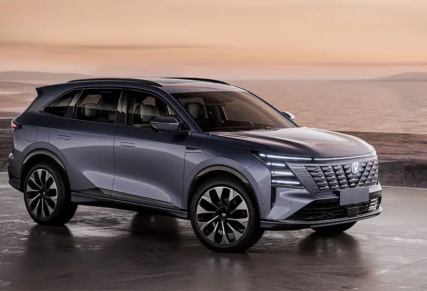 Опубликованы официальные изображения нового Changan CS75 PLUS, который будет выпущен во второй половине года.